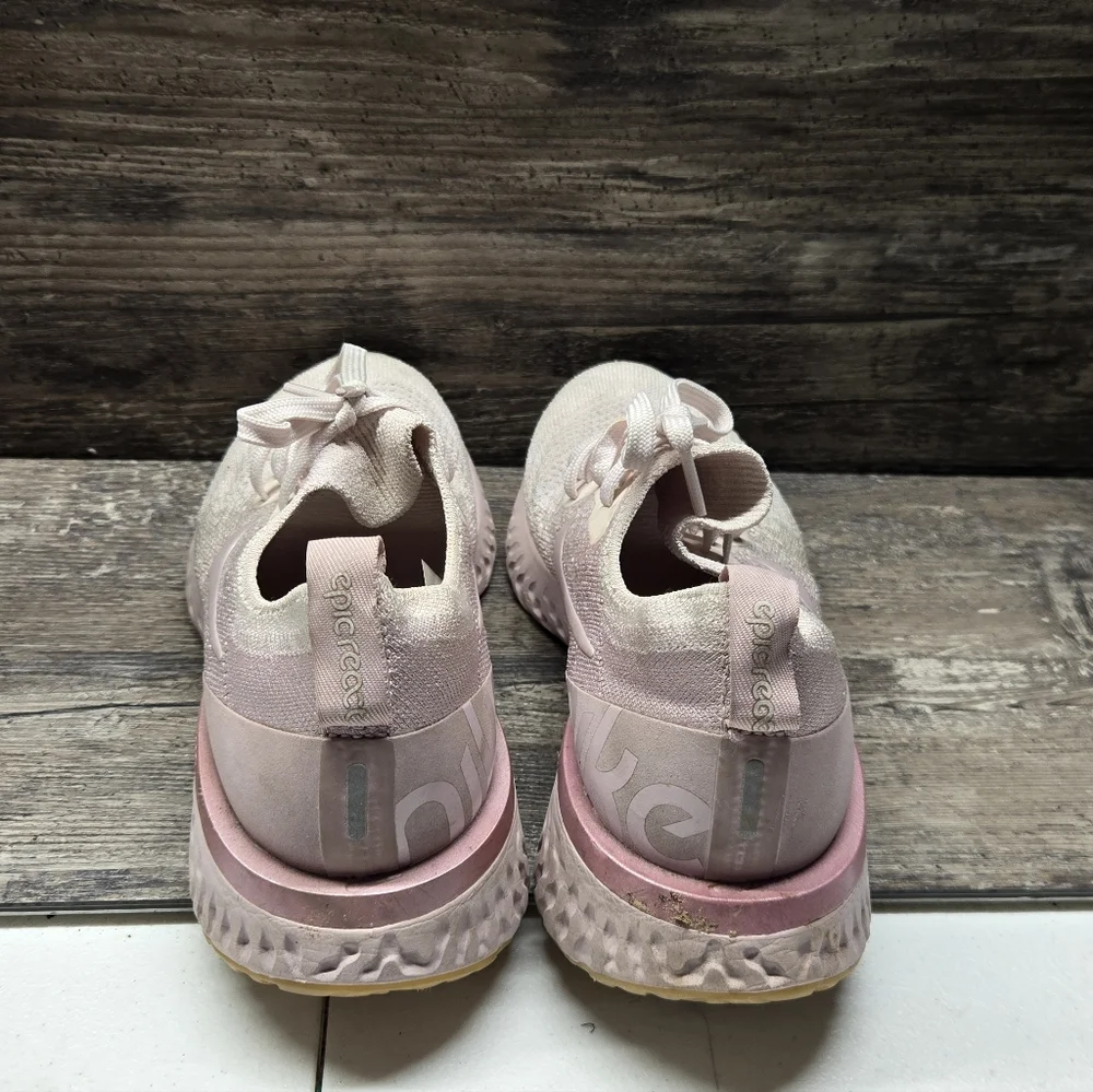 Nike Epic React Flyknit Womens Size 7.5 Running‎ Shoes AQ0070 600 Pearl Pink